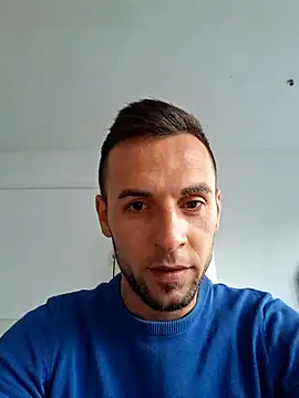 Snapshot of Necunoscutul001 chatting on September 9, 2025, 4:45 am Necunoscutul001 online show from September 9, 2025, 4:45 am