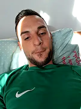 Snapshot of Necunoscutul001 chatting on September 22, 2025, 6:04 am Necunoscutul001 online show from September 22, 2025, 6:04 am