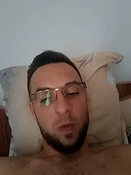 Snapshot of Necunoscutul001 chatting on November 18, 2025, 9:03 am Necunoscutul001 online show from November 18, 2025, 9:03 am