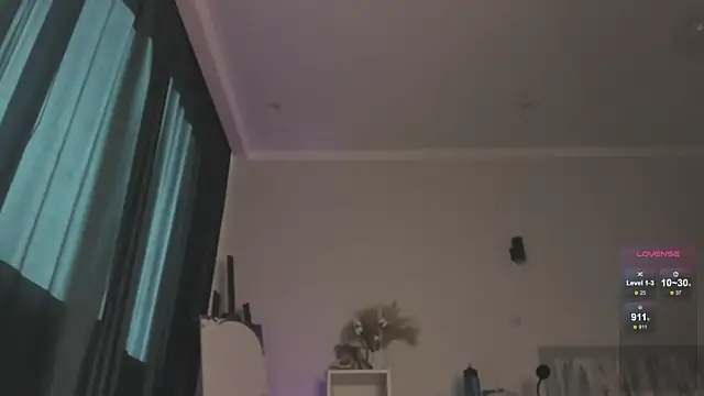 devaivy online show from October 4, 2025, 10:13 am