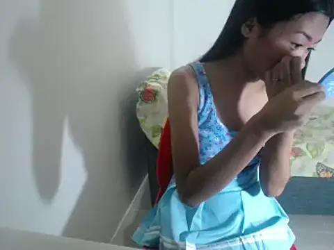 Mica Jones online show from November 4, 2025, 10:36 am