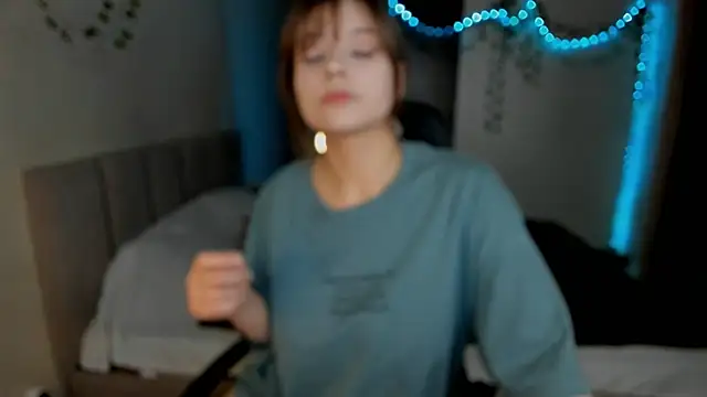 Snapshot of Selena_Durden chatting on October 14, 2025, 7:47 pm Selena Durden online show from October 14, 2025, 7:47 pm