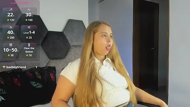 MikaelaStone online show from May 29, 2026, 7:23 pm