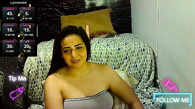Snapshot of _naughty_milf chatting on February 1, 2026, 1:15 am naughty milf online show from February 1, 2026, 1:15 am