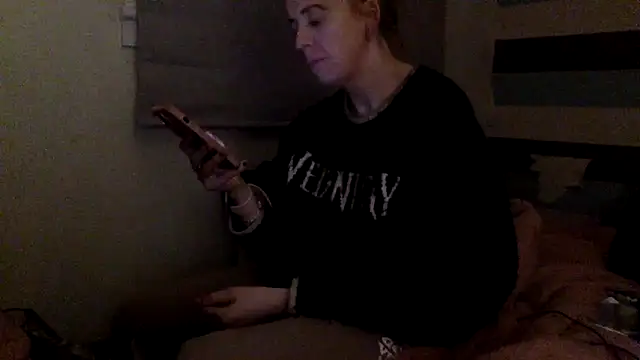 Bellababexox online show from May 15, 2026, 11:12 pm