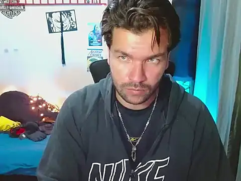 cortelioni massimo  online show from September 27, 2025, 2:16 am