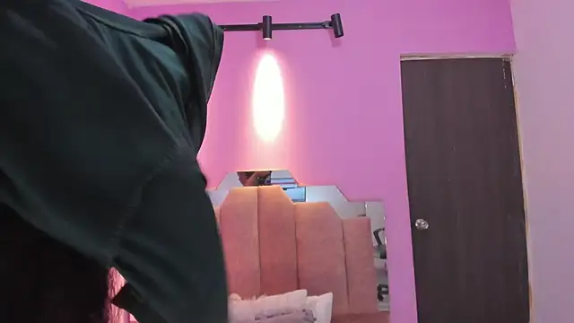 AndreaSweet2 online show from February 14, 2026, 7:54 pm