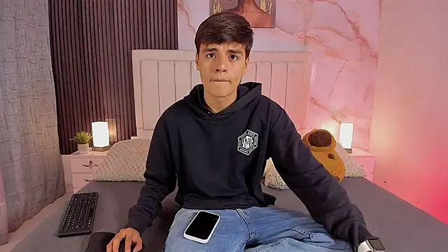 sweet petter online show from November 30, 2025, 1:37 pm