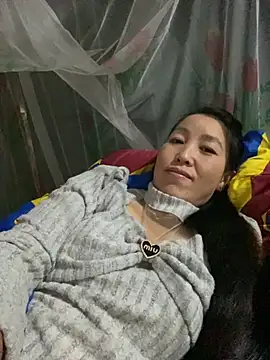 Huong-Ly online show from November 3, 2025, 2:35 am