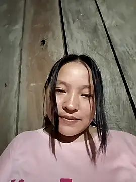 Snapshot of MuiNay chatting on October 24, 2025, 12:23 pm MuiNay online show from October 24, 2025, 12:23 pm