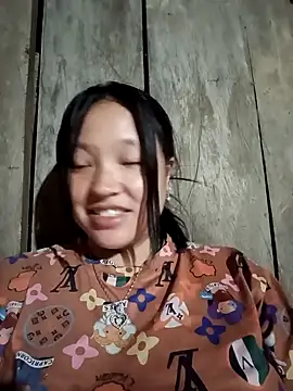 Snapshot of MuiNay chatting on October 25, 2025, 1:07 pm MuiNay online show from October 25, 2025, 1:07 pm