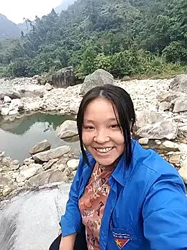 Snapshot of MuiNay chatting on October 31, 2025, 1:17 am MuiNay online show from October 31, 2025, 1:17 am