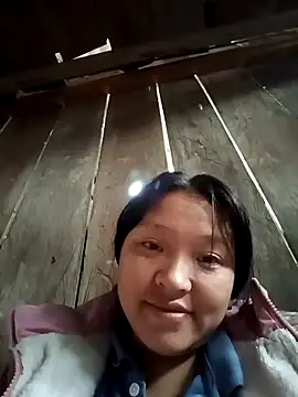 Snapshot of MuiNay chatting on November 3, 2025, 3:41 am MuiNay online show from November 3, 2025, 3:41 am