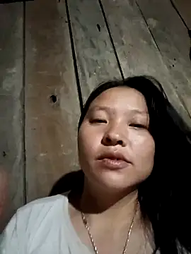 Snapshot of MuiNay chatting on November 7, 2025, 11:43 am MuiNay online show from November 7, 2025, 11:43 am