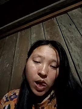 Snapshot of MuiNay chatting on November 9, 2025, 11:19 am MuiNay online show from November 9, 2025, 11:19 am