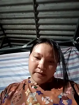 Snapshot of MuiNay chatting on November 10, 2025, 12:26 pm MuiNay online show from November 10, 2025, 12:26 pm