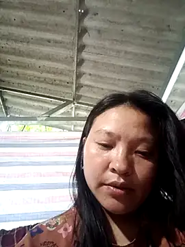 Snapshot of MuiNay chatting on November 11, 2025, 12:32 am MuiNay online show from November 11, 2025, 12:32 am