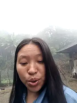 Snapshot of MuiNay chatting on November 12, 2025, 2:45 am MuiNay online show from November 12, 2025, 2:45 am