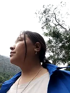 Snapshot of MuiNay chatting on November 13, 2025, 2:32 am MuiNay online show from November 13, 2025, 2:32 am