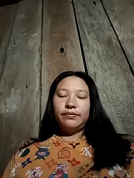 Snapshot of MuiNay chatting on November 14, 2025, 10:18 pm MuiNay online show from November 14, 2025, 10:18 pm