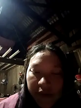 Snapshot of MuiNay chatting on November 28, 2025, 12:08 pm MuiNay online show from November 28, 2025, 12:08 pm