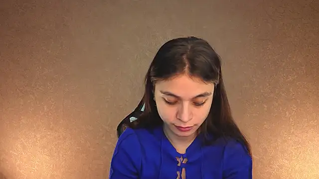 Leila Hefner online show from November 13, 2025, 2:54 am