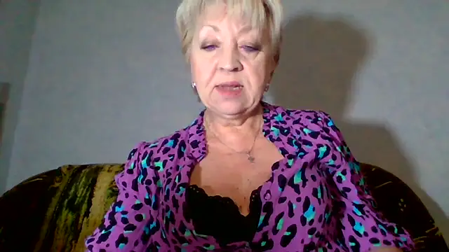 DianaQDream online show from April 5, 2026, 2:20 am