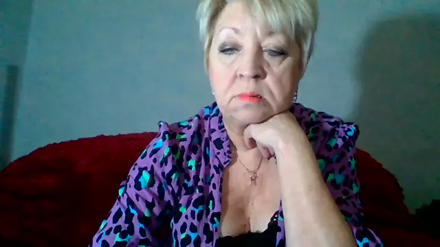 DianaQDream online show from May 14, 2026, 7:04 am
