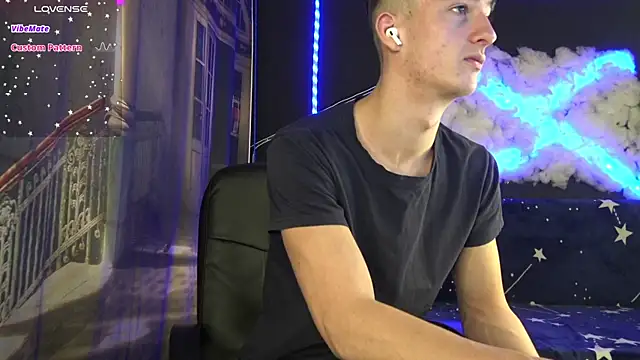 Snapshot of SirReed chatting on December 1, 2025, 4:06 am SirReed online show from December 1, 2025, 4:06 am