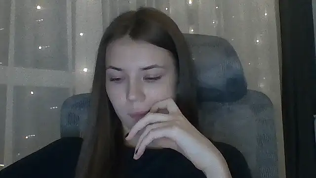 Snapshot of JennaCash chatting on December 19, 2025, 9:44 pm JennaCash online show from December 19, 2025, 9:44 pm