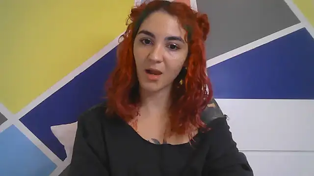 Snapshot of peetitefairy chatting on April 26, 2026, 6:44 am peetitefairy online show from April 26, 2026, 6:44 am