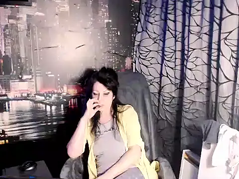 Snapshot of AMOURSWEET2025 chatting on February 3, 2026, 6:13 pm AMOURSWEET2025 online show from February 3, 2026, 6:13 pm