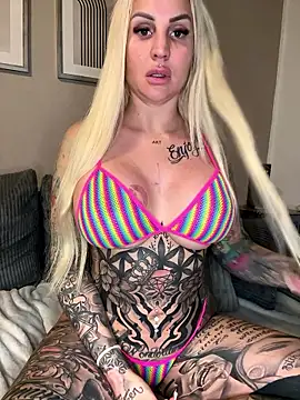 Snapshot of CoraDiamond chatting on January 8, 2026, 12:02 am CoraDiamond online show from January 8, 2026, 12:02 am