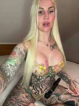 CoraDiamond online show from March 9, 2026, 10:14 pm