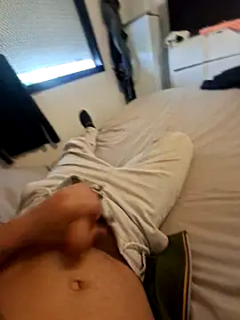 Yoaannn online show from May 15, 2026, 2:02 pm