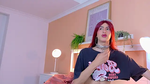 Nickifox   online show from December 3, 2025, 7:34 pm