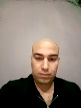 Aliii1657 online show from April 22, 2026, 8:32 pm