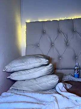 Danicute  online show from December 5, 2025, 8:45 am