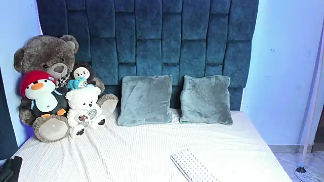 ValentinaKlean online show from February 27, 2026, 5:29 am