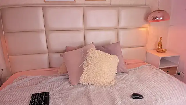 Natt Clark online show from October 24, 2025, 1:07 pm