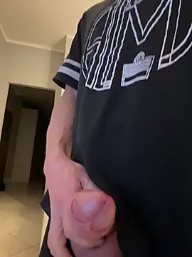 Axl hot online show from February 7, 2026, 12:47 am