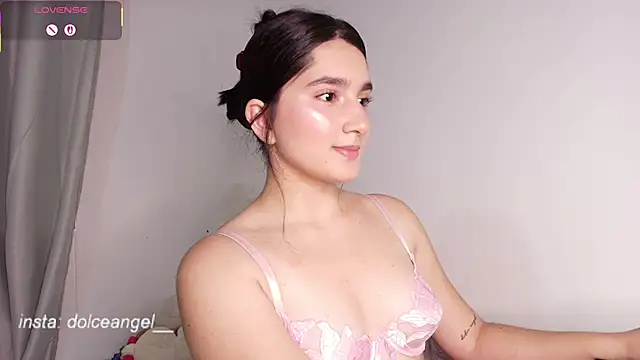 Snapshot of dulceangel__ chatting on October 2, 2025, 10:28 pm dulceangel online show from October 2, 2025, 10:28 pm