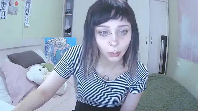 SineKiraReal online show from October 3, 2025, 10:34 am