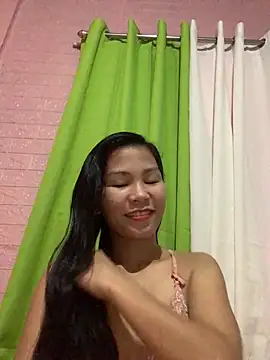Snapshot of Cleo17 chatting on February 8, 2026, 1:36 pm Cleo17 online show from February 8, 2026, 1:36 pm