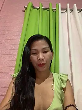 Snapshot of Cleo17 chatting on February 9, 2026, 2:32 pm Cleo17 online show from February 9, 2026, 2:32 pm