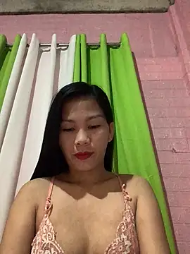 Snapshot of Cleo17 chatting on April 2, 2026, 2:04 pm Cleo17 online show from April 2, 2026, 2:04 pm