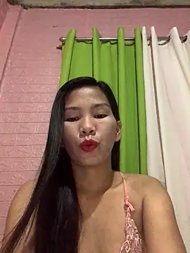 Snapshot of Cleo17 chatting on April 4, 2026, 3:31 pm Cleo17 online show from April 4, 2026, 3:31 pm