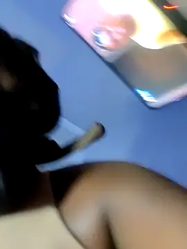 malaika1999 online show from November 17, 2025, 6:52 am