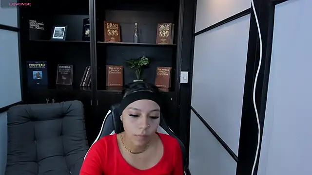 IvonnePrince  online show from October 2, 2025, 12:34 pm
