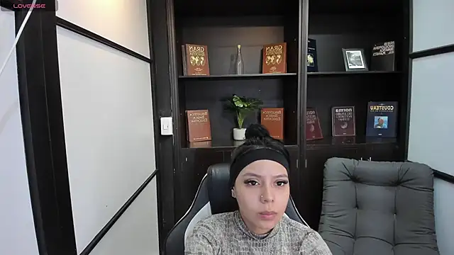 IvonnePrince  online show from October 9, 2025, 12:36 pm